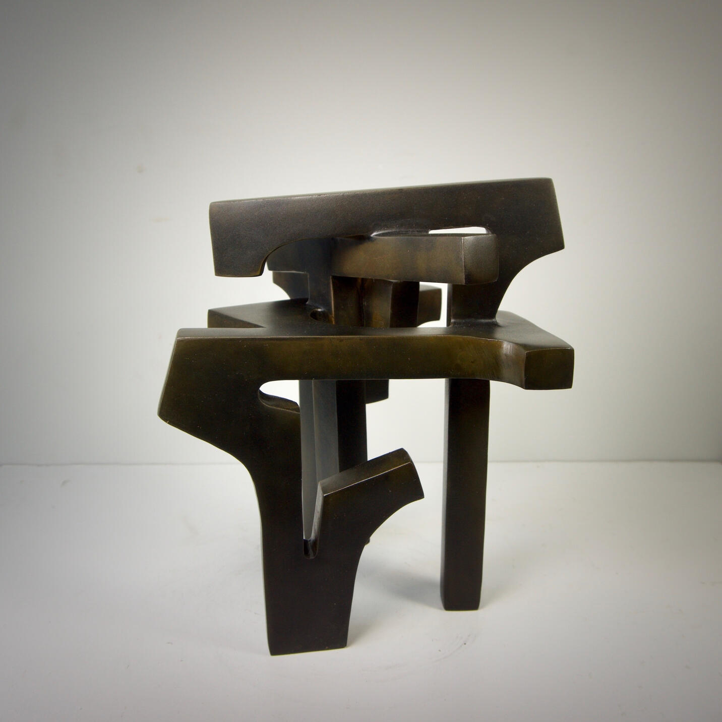 Bone Conduction III.12x10x10in, steel, 2022.